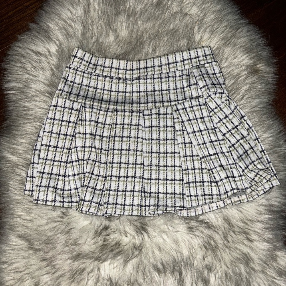American Eagle pleated plaid mini skort